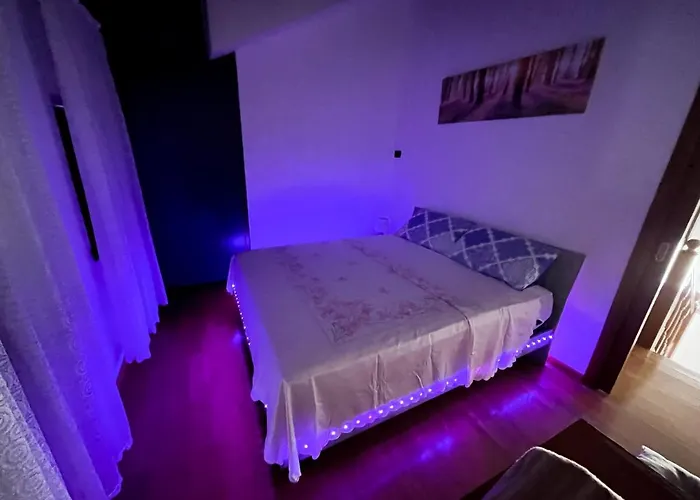 Al Centro E Vicina Al *