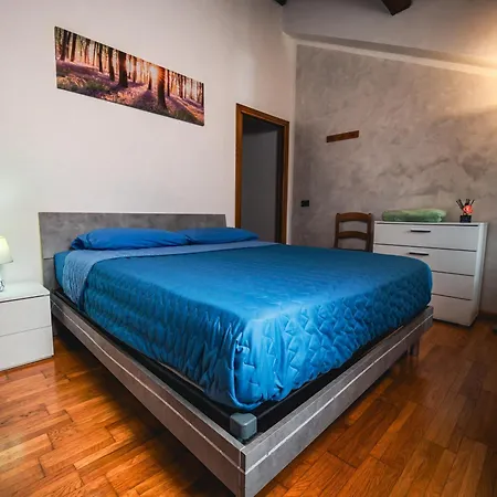 Al Centro E Vicina Al